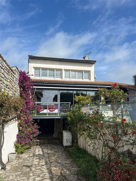 House in Vaux-sur-Mer, Nouvelle-Aquitaine, France 1 - 17135862