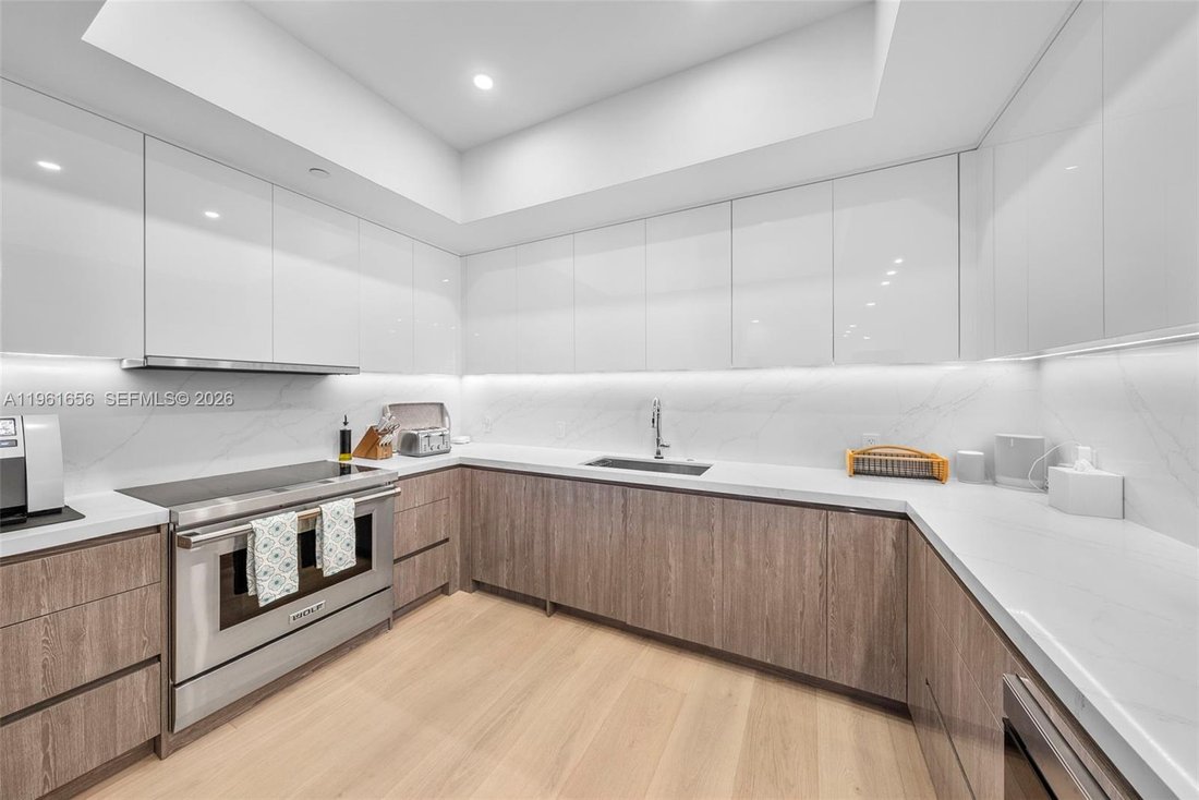Condo in Miami Beach, Florida, United States 5 - 17135974