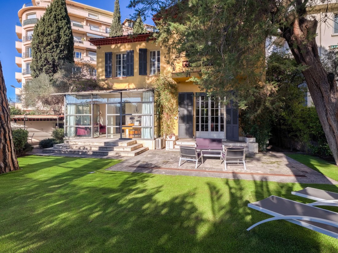 House in Saint Nicolas, Cannes, France 4 - 17136584