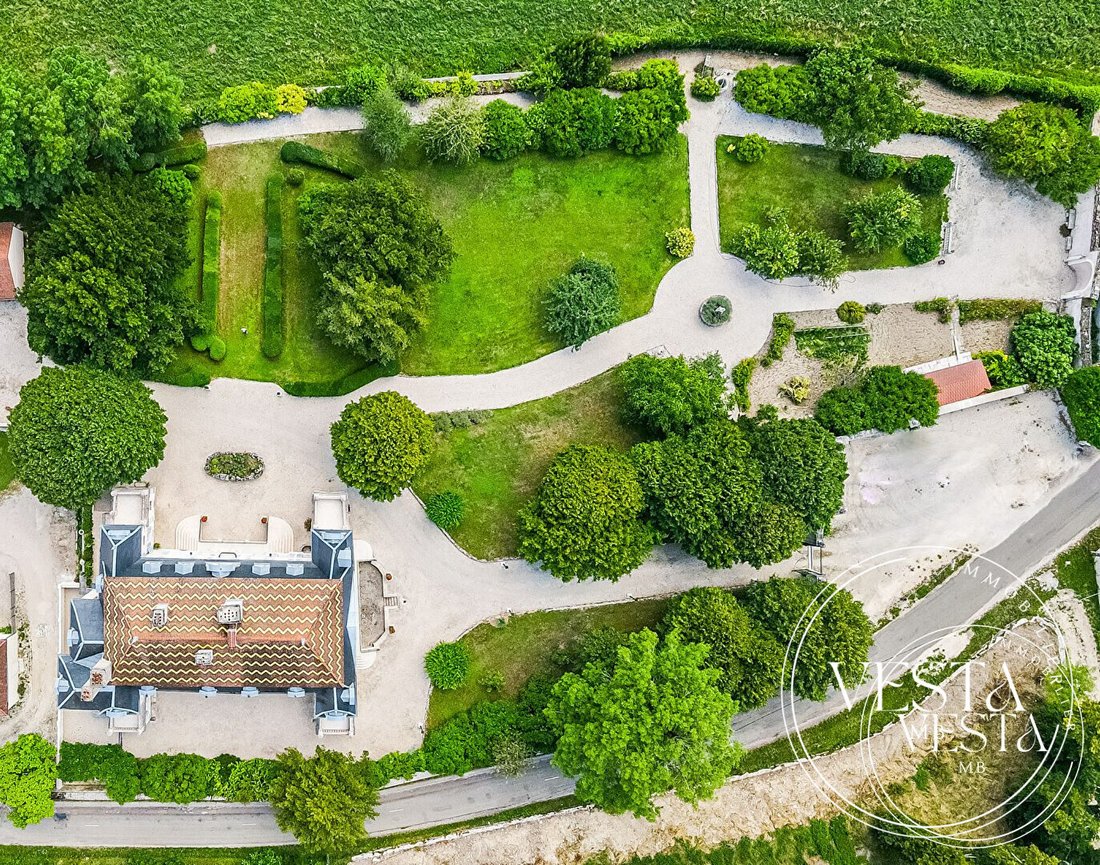 Chateau in Gemeaux, Bourgogne – Franche-Comté, France 1 - 17137116