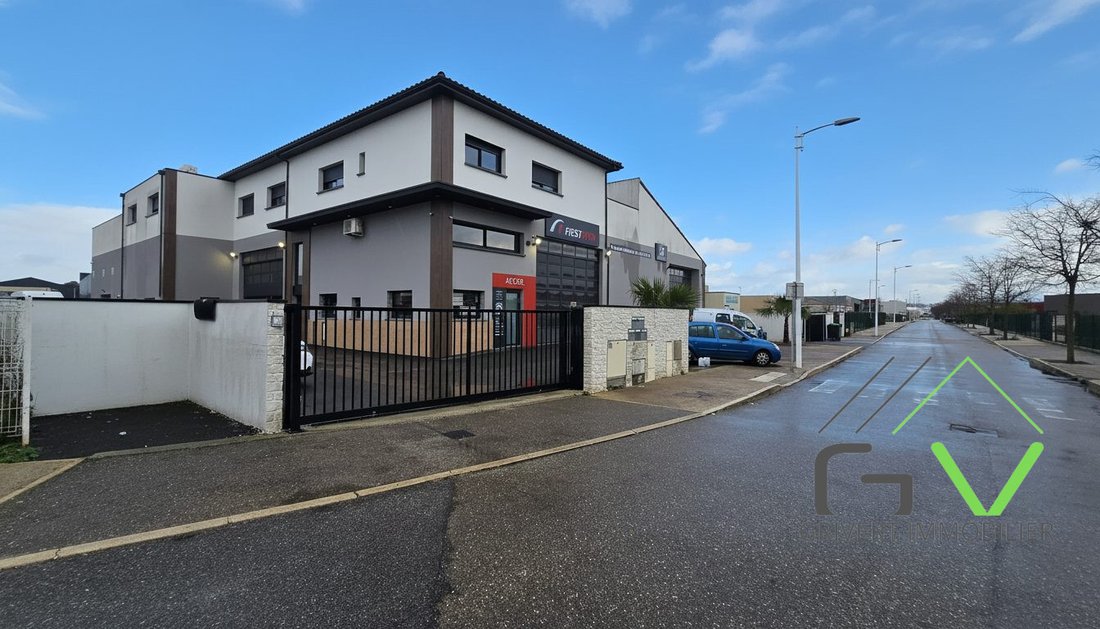 Centre Ville, Vauvert, France 3 - 17137048