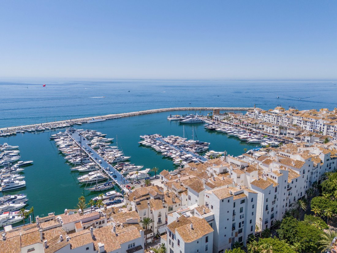 Apartment in Puerto Banus, Marbella, Spain 1 - 16803361