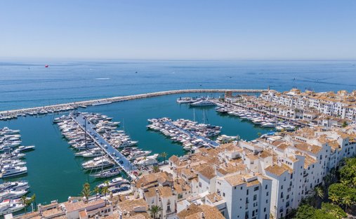 Apartment in Puerto Banus, Marbella, Spain 1