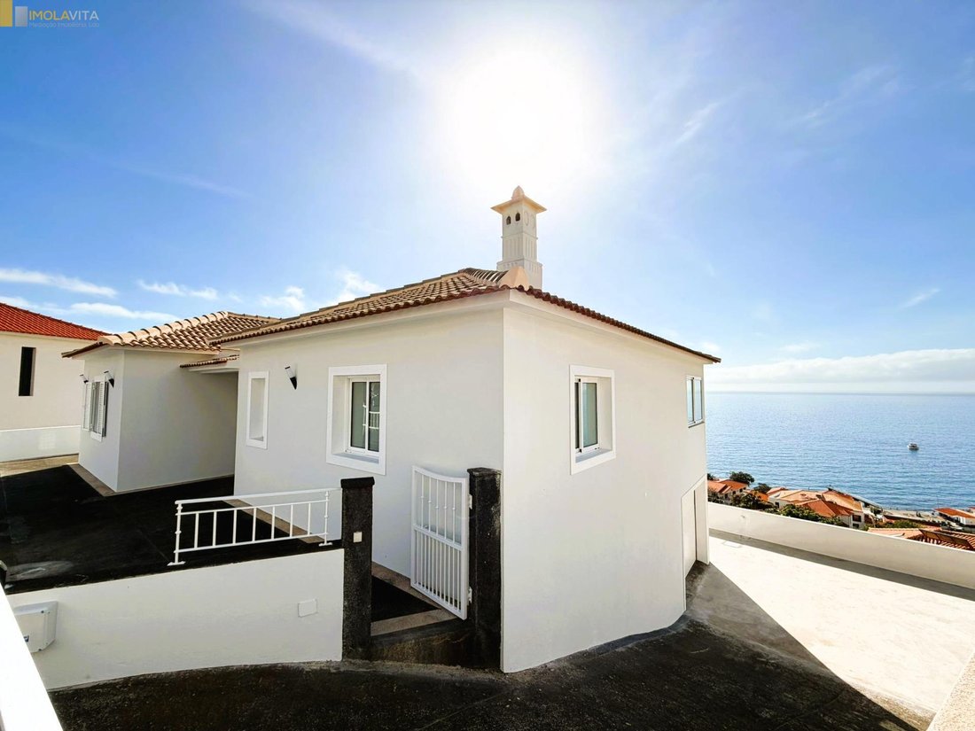 Villa in Santa Cruz, Madeira, Portugal 1 - 17137608