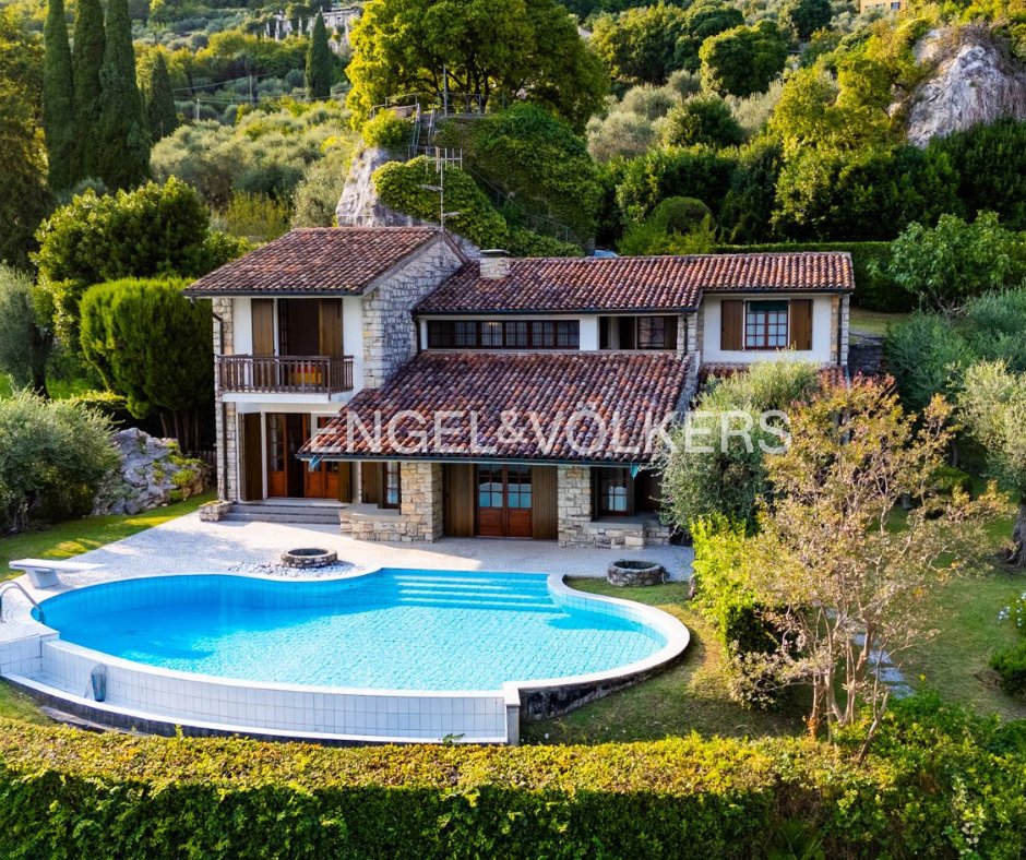 Villa in Gargnano, Lombardy, Italy 1 - 17138444