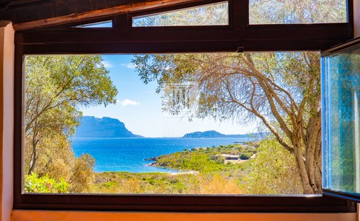 Villa a Punta Pedrosa, Sardegna, Italia 1