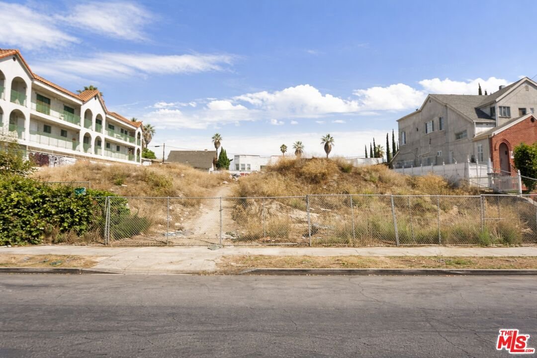 Land in Los Angeles, California, United States 2 - 17138273