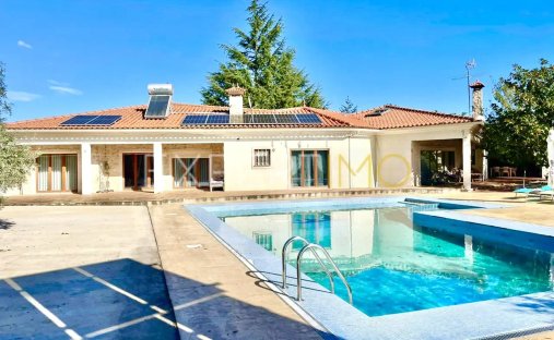 House in Abiul, Leiria District, Portugal 1