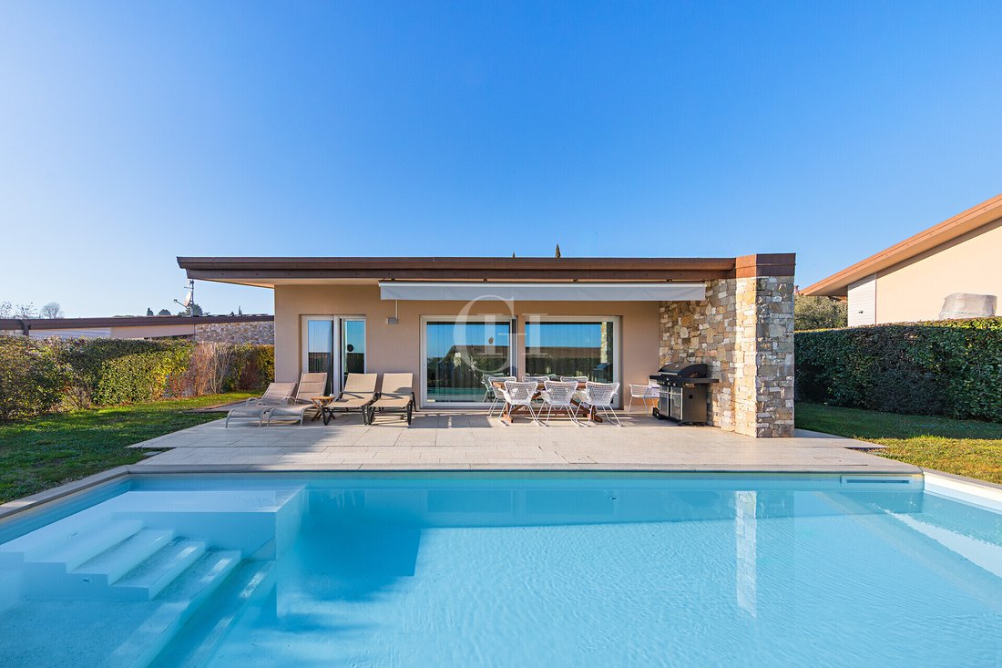 Villa in Moniga del Garda, Lombardy, Italy 1 - 17137860