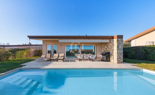 Villa in Moniga del Garda, Lombardy, Italy 1