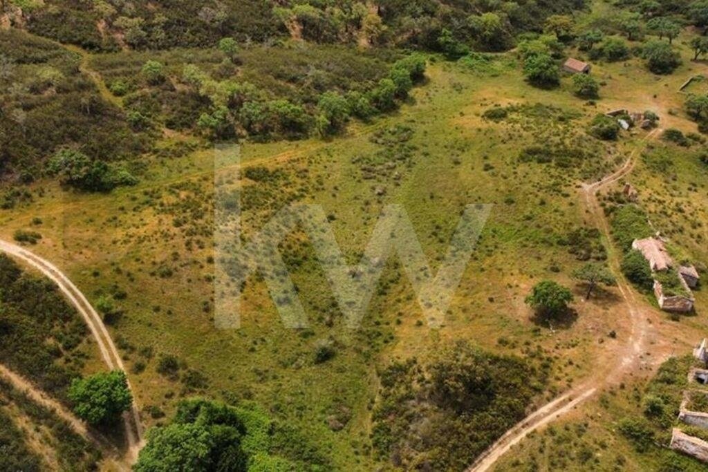 Land in Santiago do Cacem, Santa Cruz e Sao Bartolomeu da Serra, Setubal, Portugal 4 - 17137870