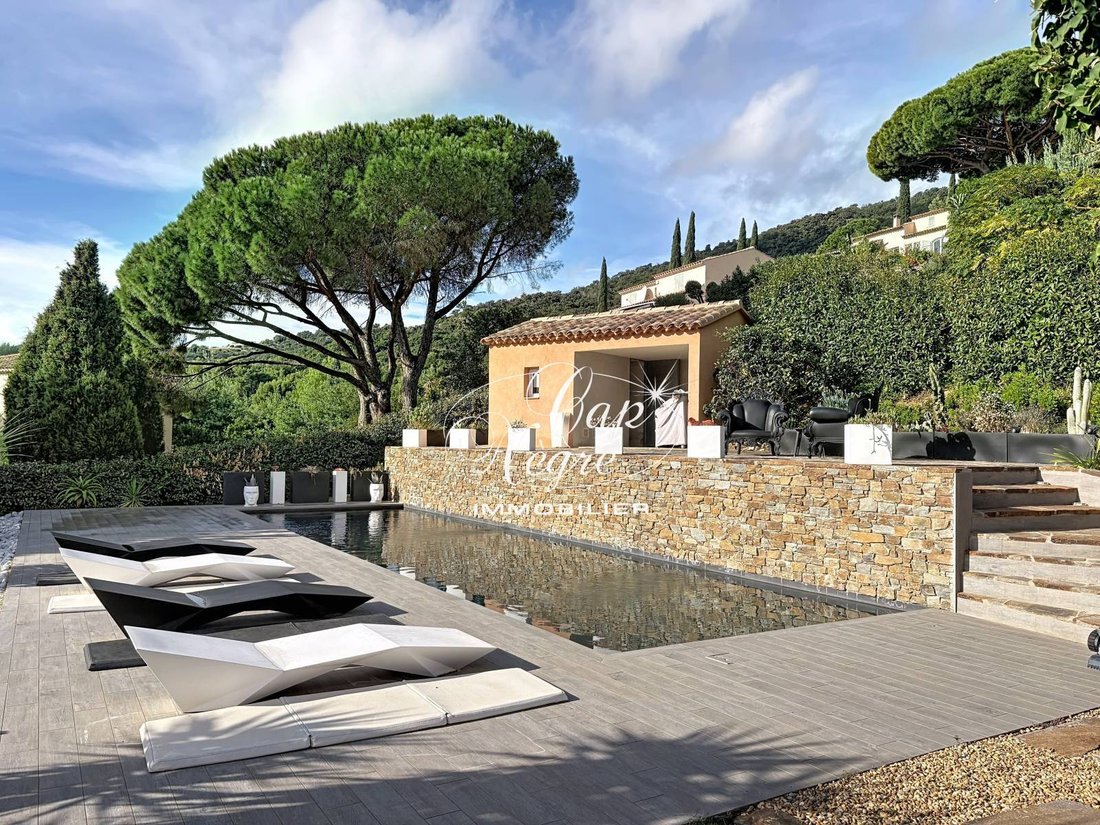 House in Le Lavandou, Provence-Alpes-Côte d'Azur, France 2 - 17137688