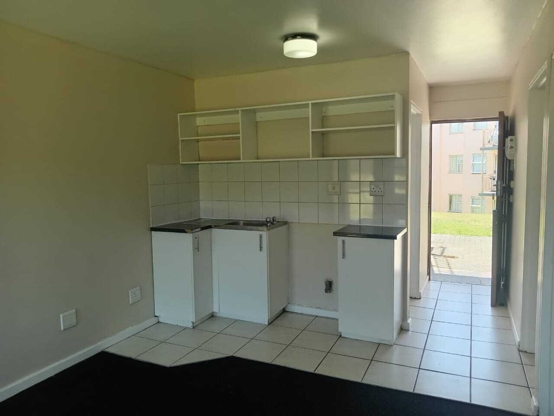 Apartment in Cambridge West, Eastern Cape, South Africa 2 - 17138836