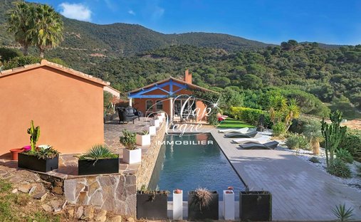 House in Le Lavandou, Provence-Alpes-Côte d'Azur, France 1