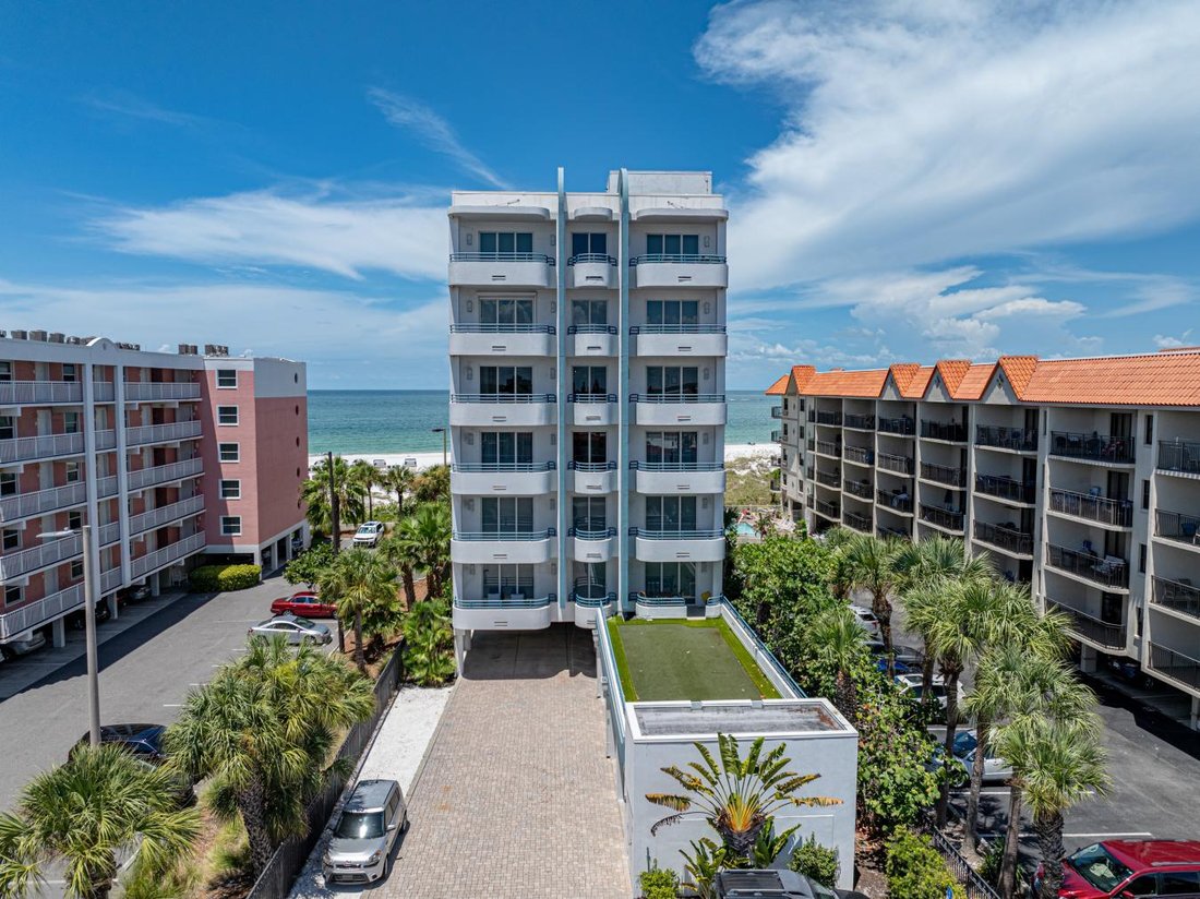 Condo in St. Pete Beach, Florida, United States 2 - 17137857