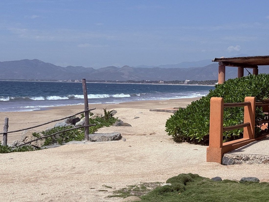 House in Barra de Potosí, Guerrero, Mexico 2 - 17138177