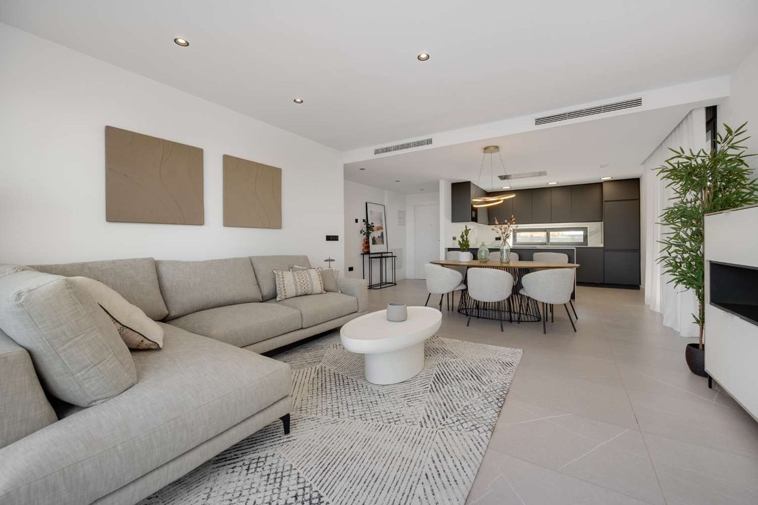 Villa in Torrevieja, Valencian Community, Spain 5 - 15307988