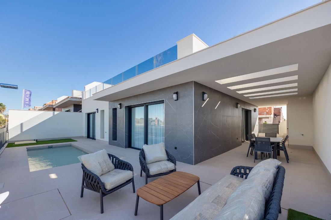 Villa in Torrevieja, Valencian Community, Spain 2 - 15307988