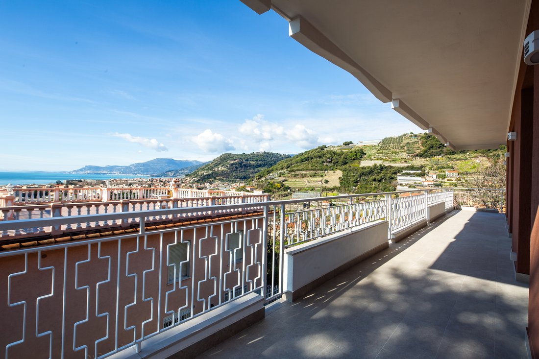 Apartment in Bordighera, Liguria, Italy 2 - 16819348