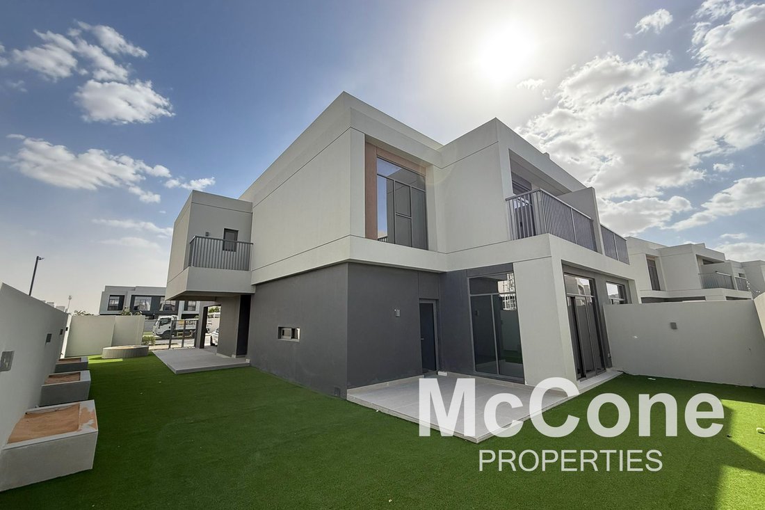 Villa in Dubai South, Dubai, United Arab Emirates 1 - 17139734