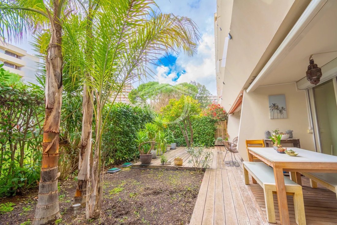 Apartment in Antibes, Provence-Alpes-Côte d'Azur, France 1 - 17139393