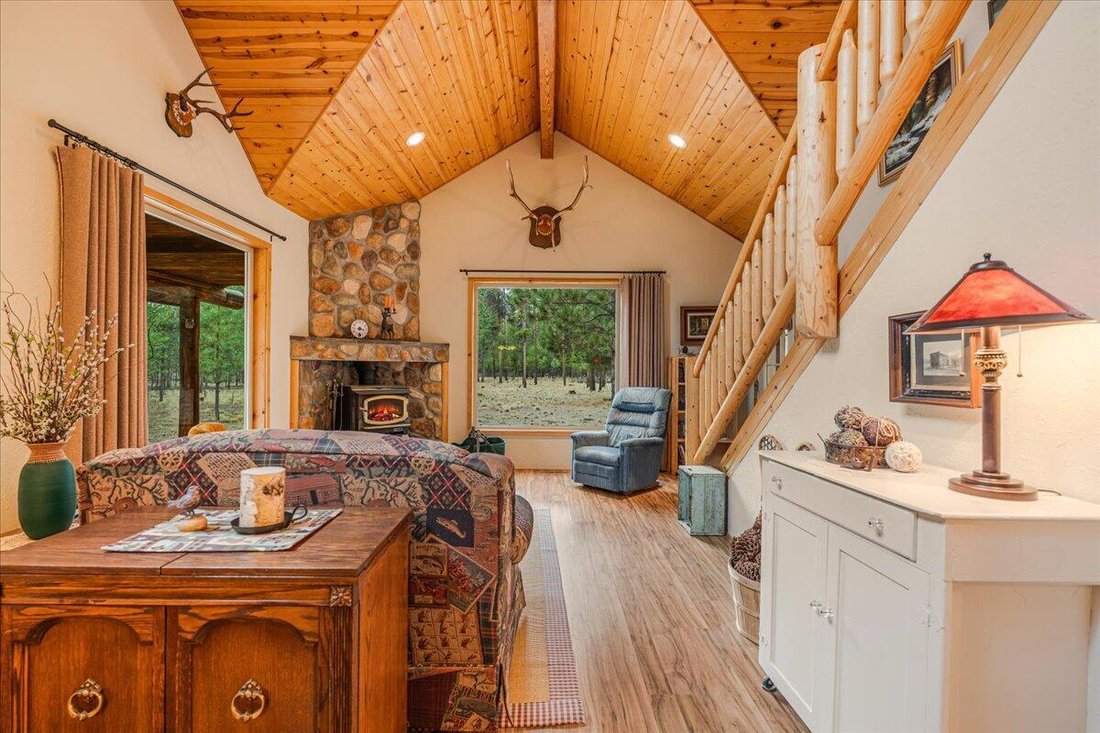 House in La Pine, Oregon, United States 3 - 17139848
