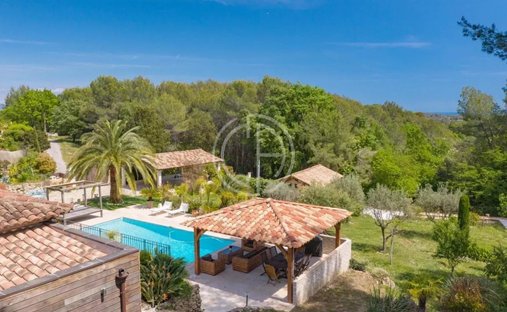 Villa in Le Rouret, Provence-Alpes-Côte d'Azur, France 1
