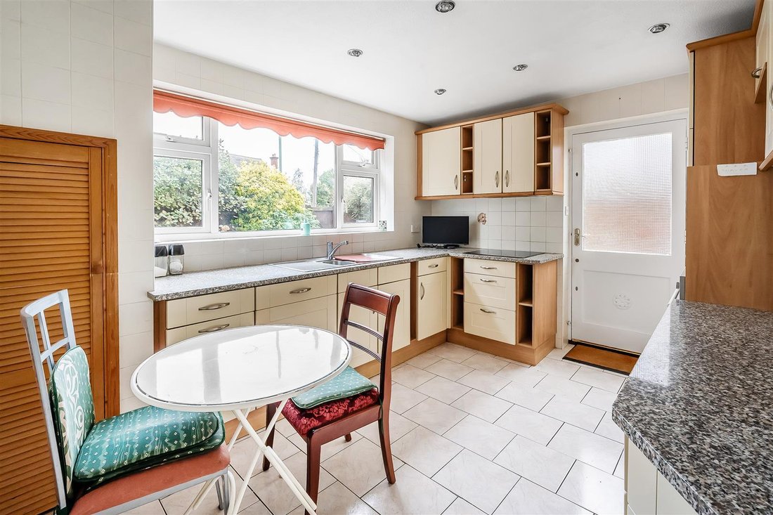 House in London Borough of Sutton, England 4 - 17139558