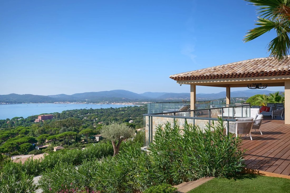 Villa in Sainte-Maxime, Provence-Alpes-Côte d'Azur, France 2 - 17139718