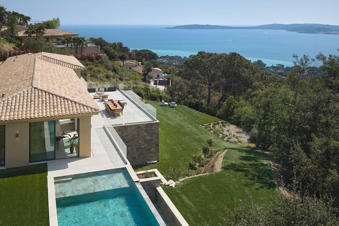 Villa in Grimaud, Provence-Alpes-Côte d'Azur, France 5 - 17139735
