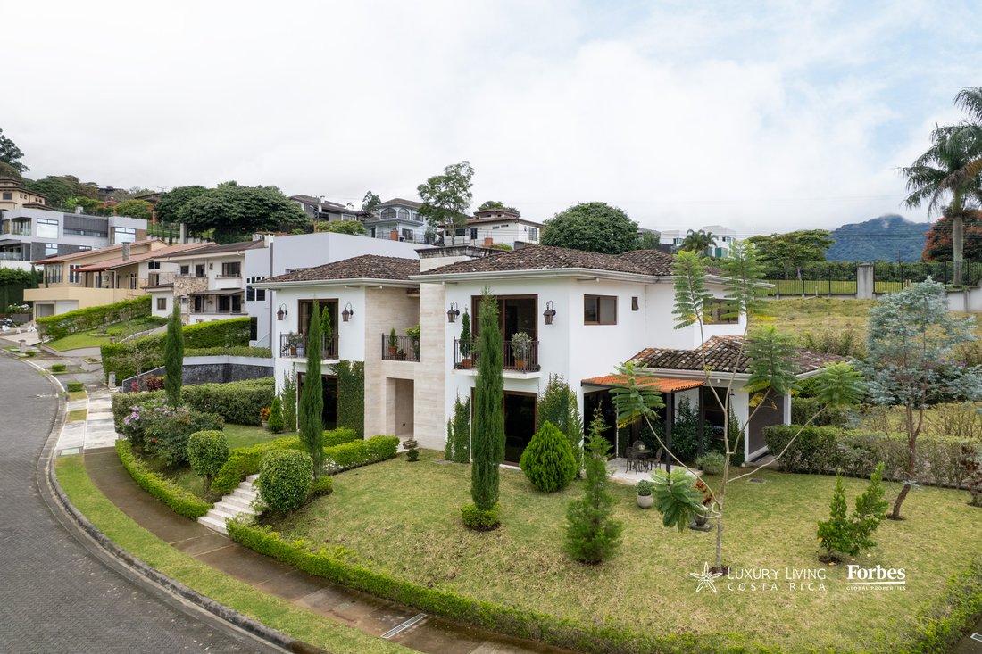 House in La Unión, La Unión, Costa Rica 3 - 13331921