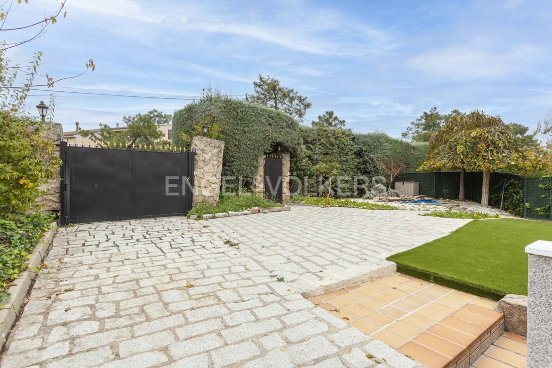 House in Boadilla del Monte, Comunidad de Madrid, Spain 5 - 17143131