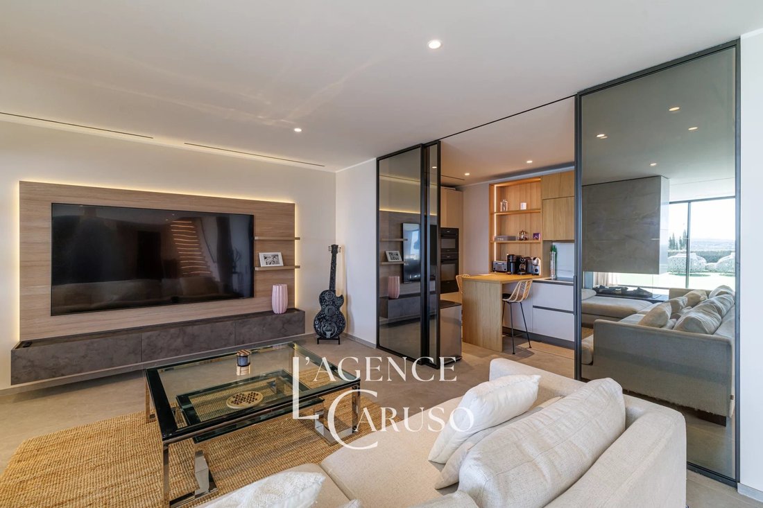 House in Vaug, Villeneuve-Loubet, France 4 - 17140845