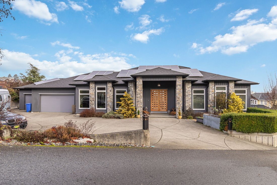 House in Mill Bay, British Columbia, Canada 3 - 17141291