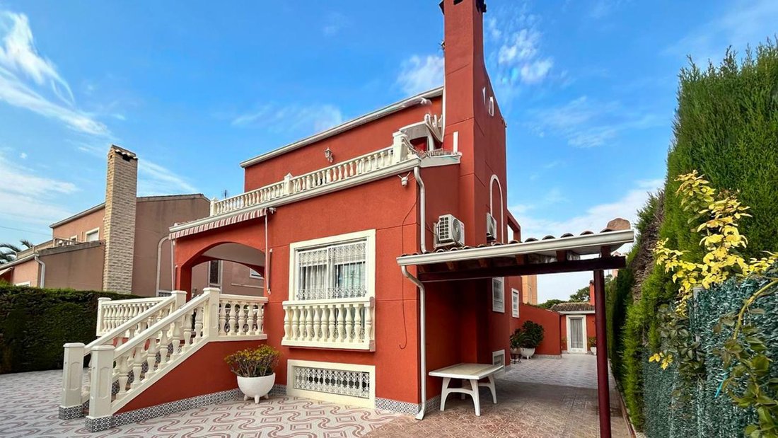 Villa in Elx / Elche, Valencian Community, Spain 3 - 16053008