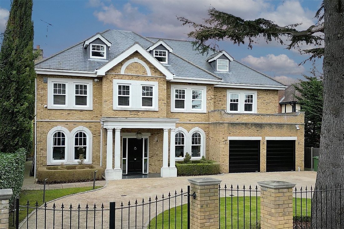 House in Emerson Park, Romford, England 1 - 17140831