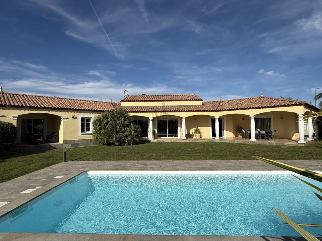 Villa in Ancien Hôpital, Beziers, France 1 - 17140125