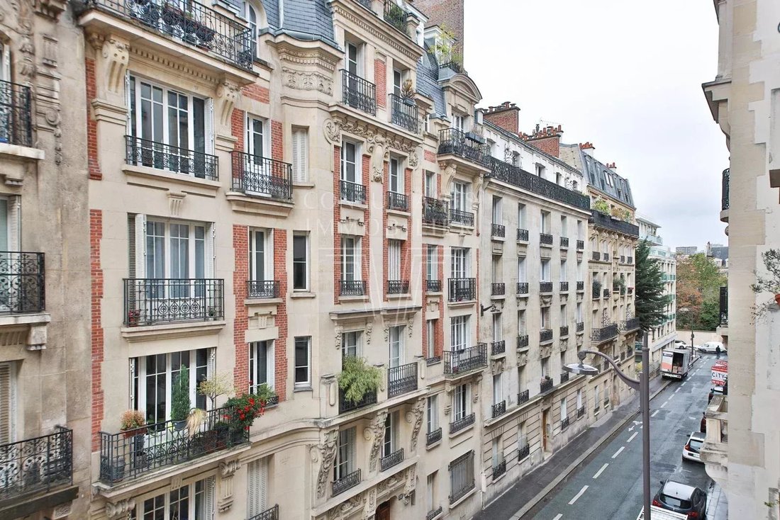 Apartment in Saint Lambert, Paris 15e Arrondissement, Paris 5 - 17140325
