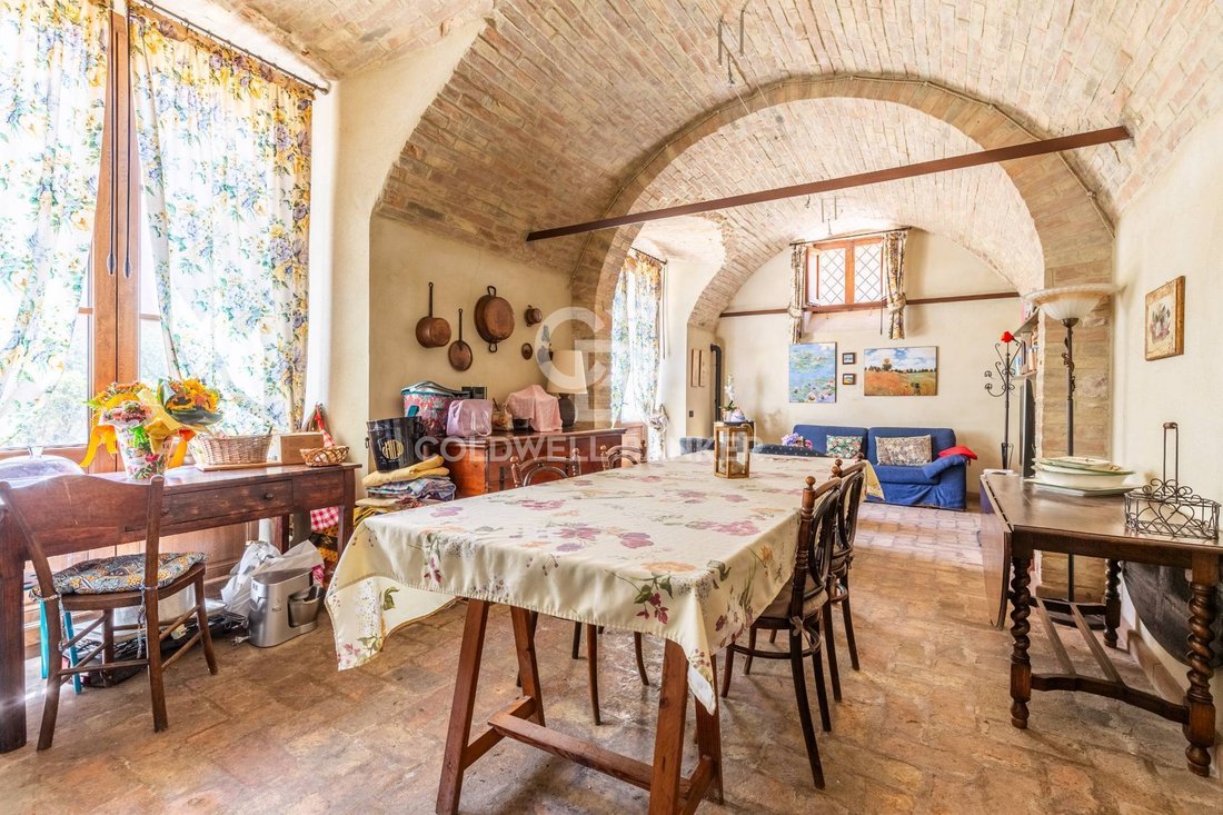 Villa in Sigillo, Umbria, Italy 5 - 17143581