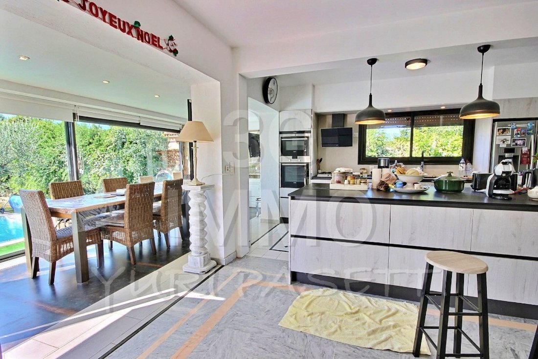 House in Mougins, Provence-Alpes-Côte d'Azur, France 4 - 17142678