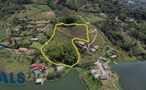 Land in El Peñol, Antioquia, Colombia 1