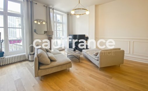 Appartement à Hôtel de Ville-Quinconce-Saint Seurin-Fondaudège, Bordeaux, France 1