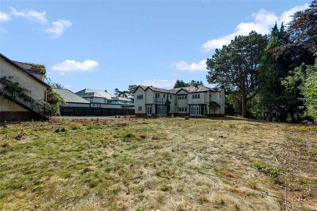 House in Greater Manchester, England 4 - 17140863