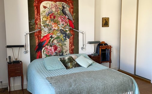 One Of Flat Roof Water Castle, Rochefort ( Commerical)