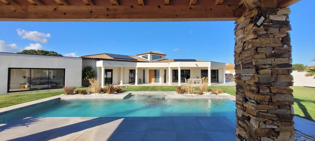 Villa in Ouest, Bessan, France 2 - 17140302