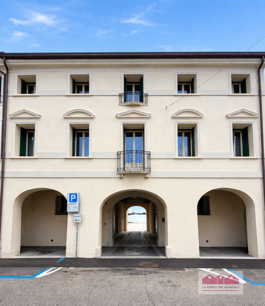 Apartment in Center, Vicenza, Veneto 4 - 17051923