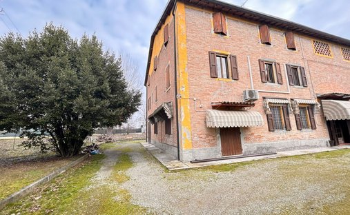 House in Fossalta - San Damaso - San Donnino, Modena, Emilia-Romagna 1