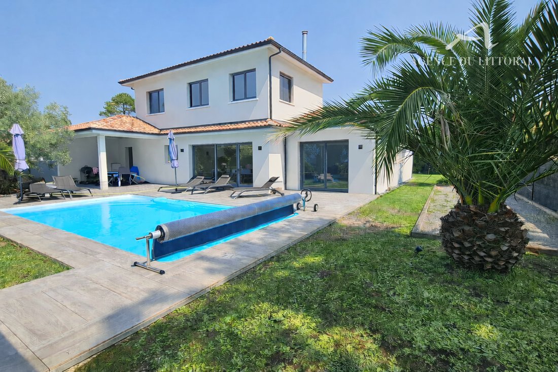 Villa in Nord Est, Andernos-les-Bains, France 1 - 17139907