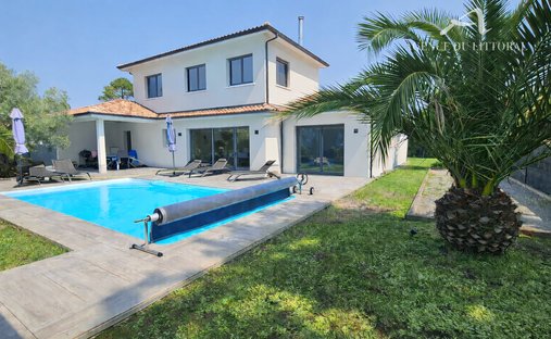 Villa in Nord Est, Andernos-les-Bains, France 1