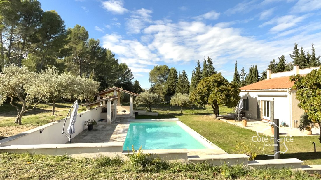 Estate in Eyragues, Provence-Alpes-Côte d'Azur, France 1 - 17140290